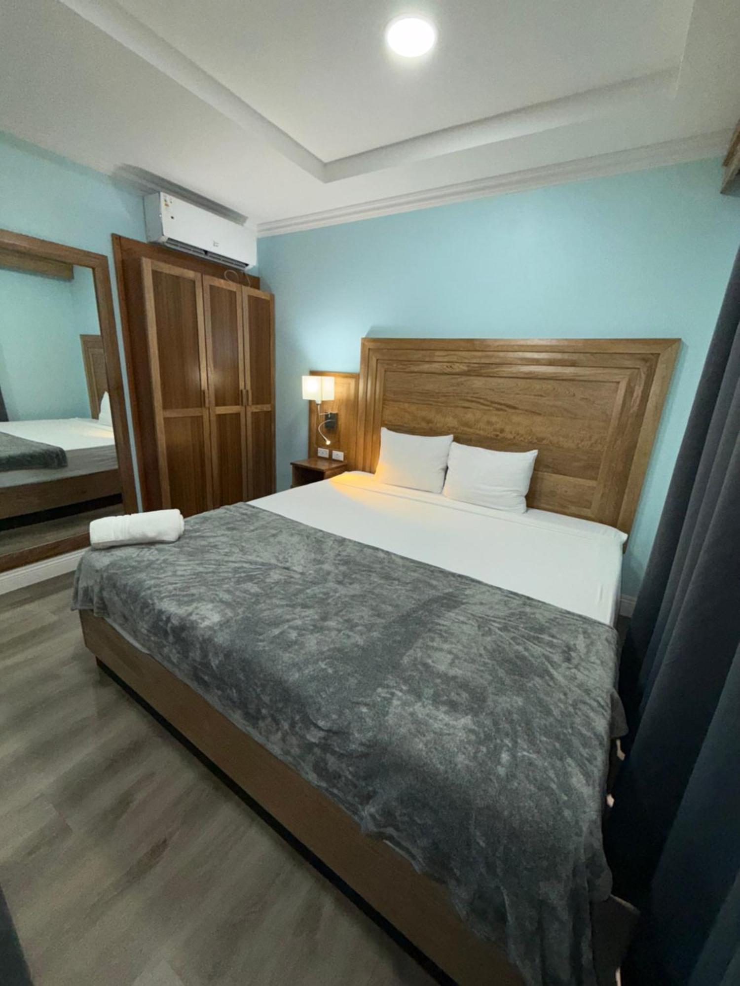 Airport Suites Hotel Piarco Exterior photo