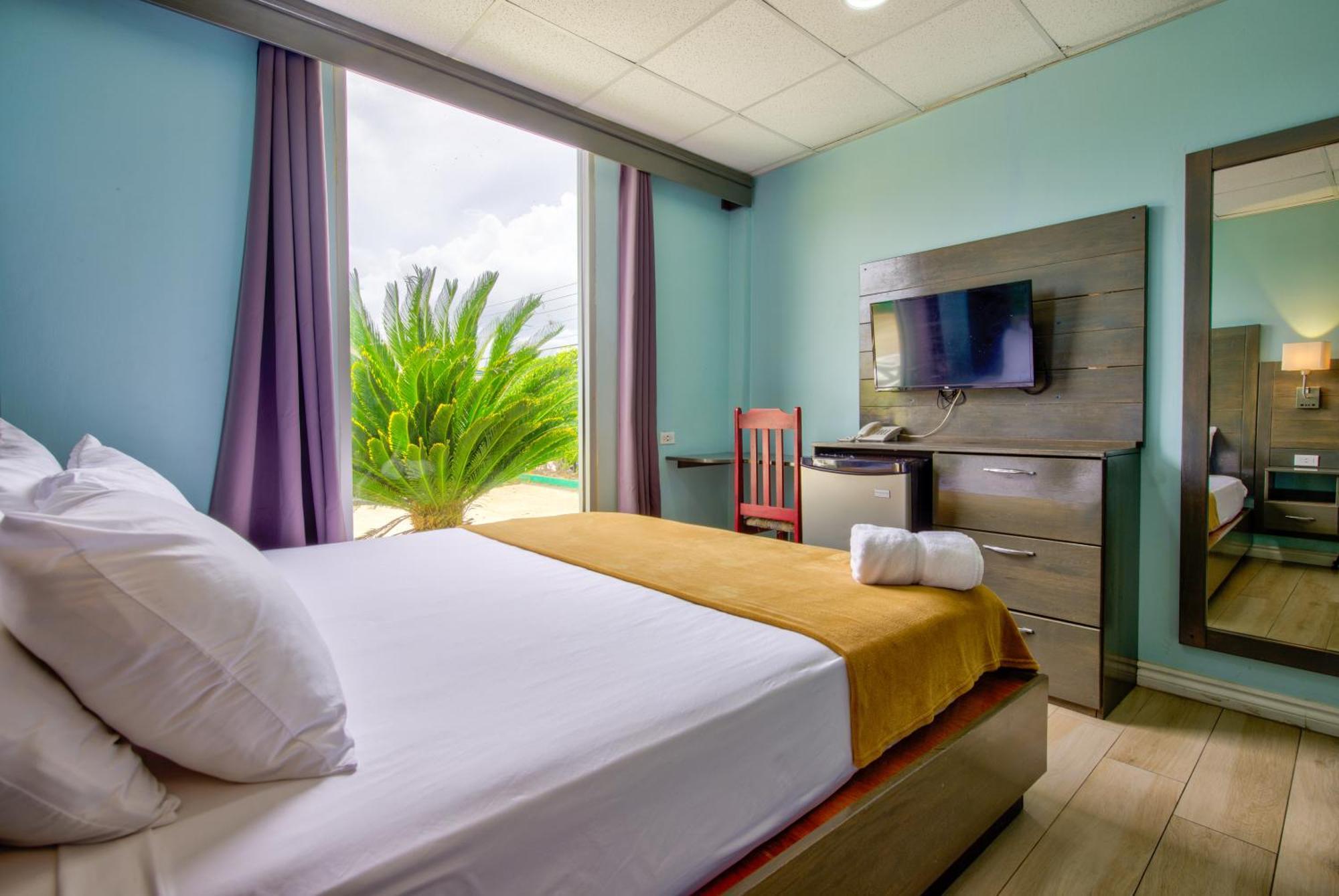 Airport Suites Hotel Piarco Exterior photo
