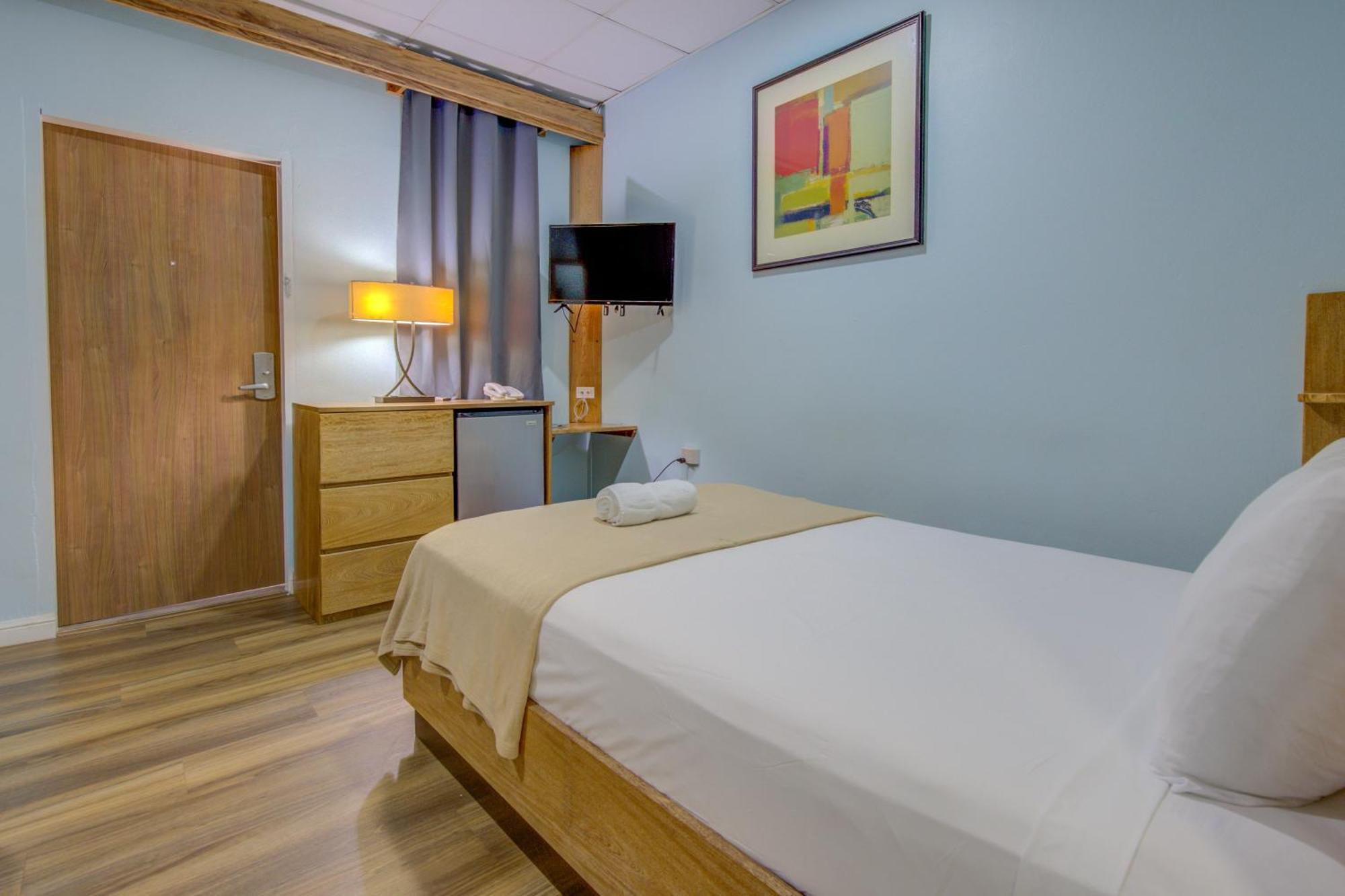 Airport Suites Hotel Piarco Exterior photo