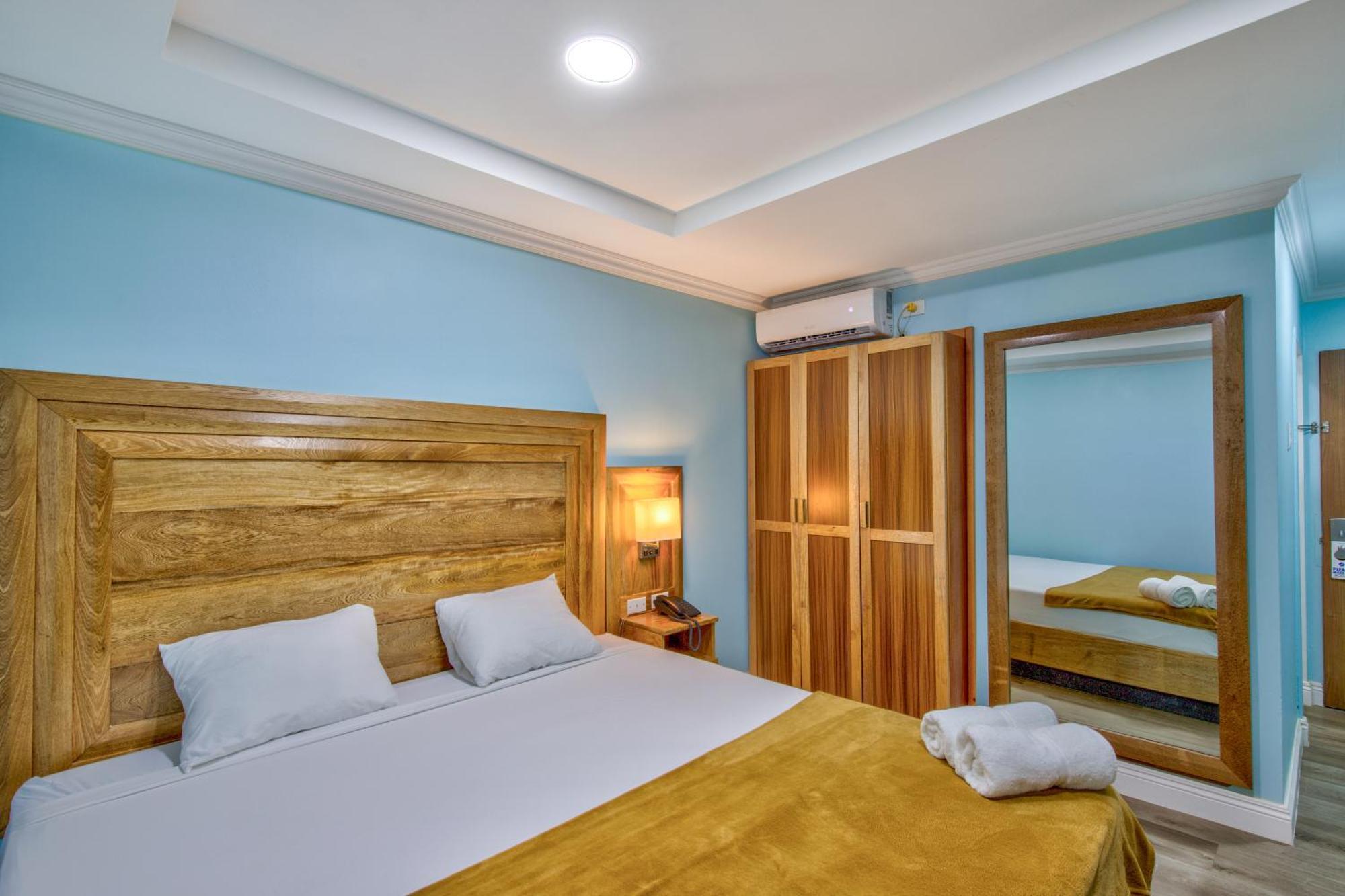 Airport Suites Hotel Piarco Exterior photo