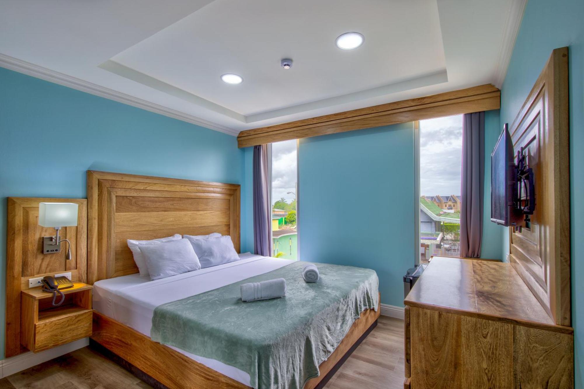 Airport Suites Hotel Piarco Exterior photo