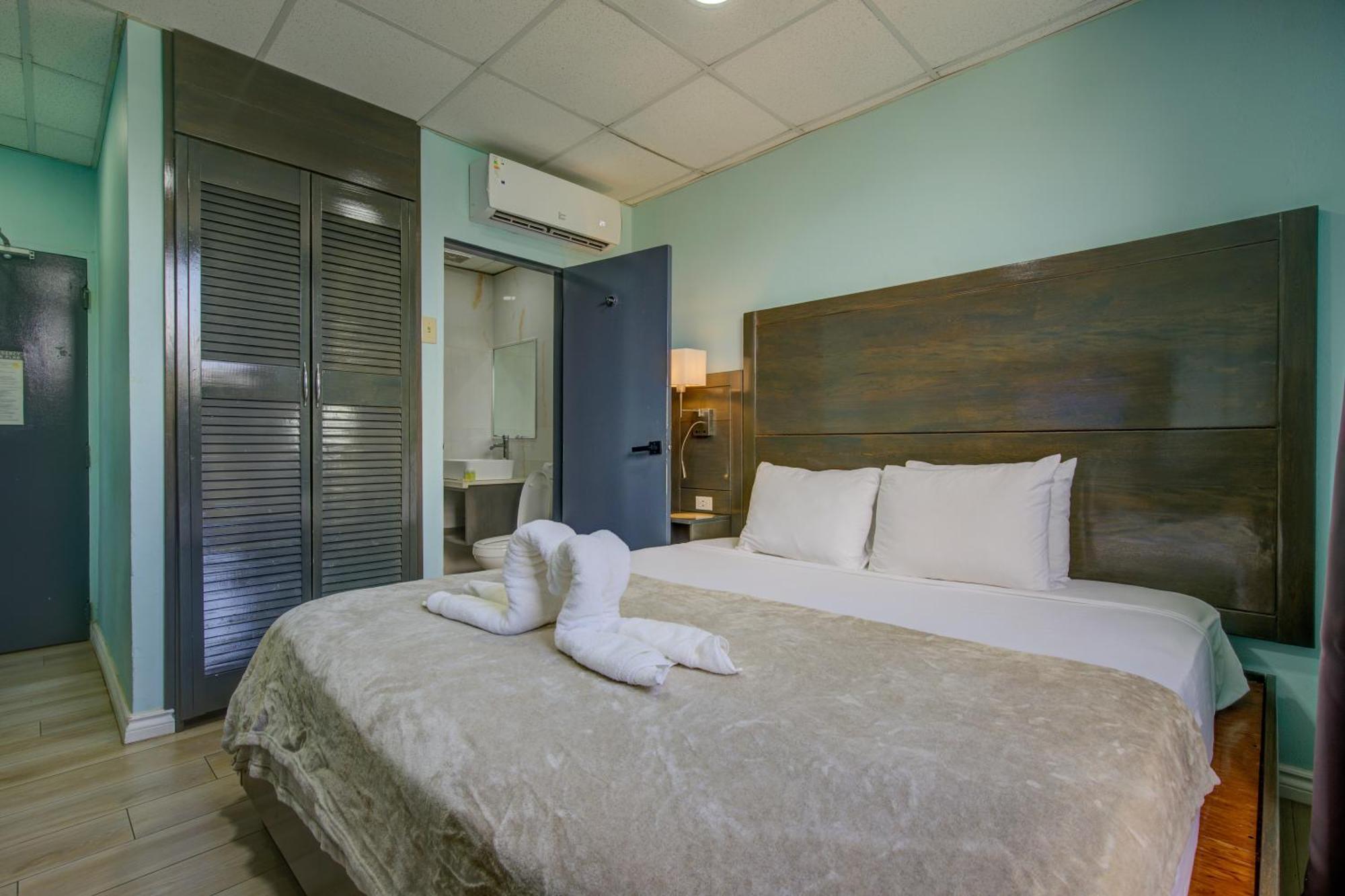 Airport Suites Hotel Piarco Exterior photo