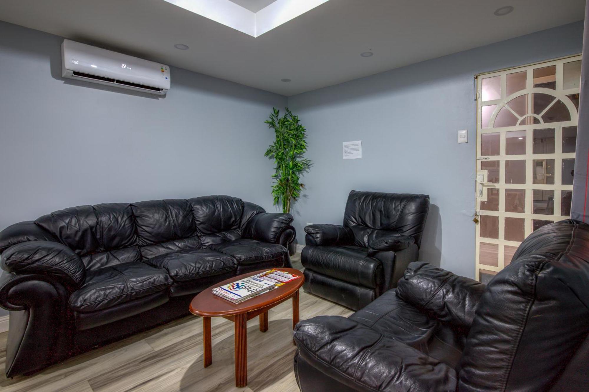 Airport Suites Hotel Piarco Exterior photo